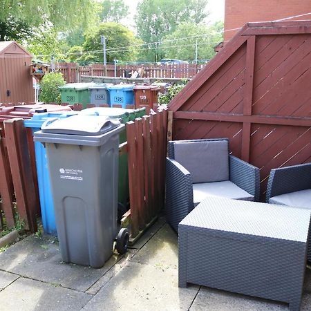 Cosy 2 Bed With Parking Near Piccadilly, Etihad Stadium And Coop Live Sleeps Up To 5 Villa Manchester Kültér fotó